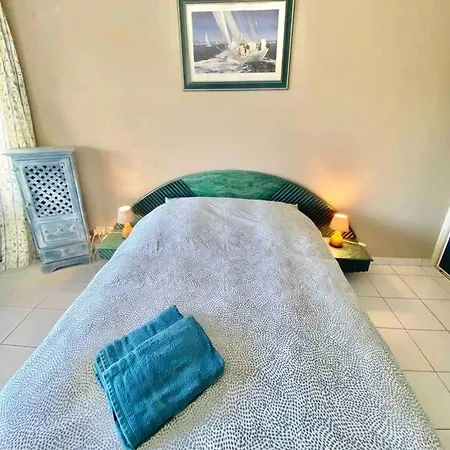 Aquarine Piscine Acces Plage * Saint-Raphael (Var)