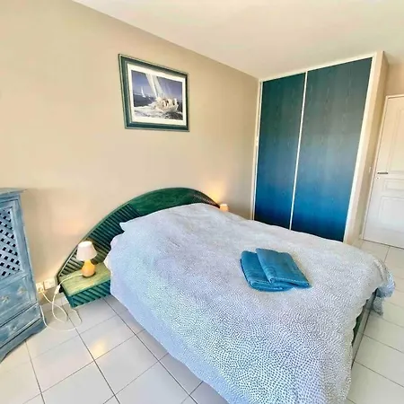 Aquarine Piscine Acces Plage Apartment *